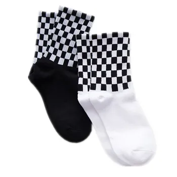 Moda Kontrol Çorap Kore Harajuku Sokak Moda Kadın Kaykay Çorap Hip Hop Geometrik Dama Tahtası Hip Hop Çorap Kızlar için